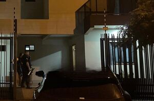 Popular / Operativo trucho: Bandidos ñembo agentes de la SENAD buscaron plata pero no encontraron mba’evete