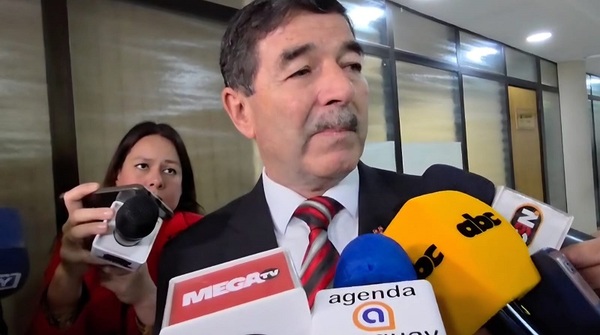 Carlos Núñez arremete contra ministro del Interior y gobernadores por corrupción