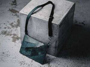 Un bolso de lujo hecho con proteína de Tiranosaurio rex: así es el cuero del futuro - Ciencia - ABC Color