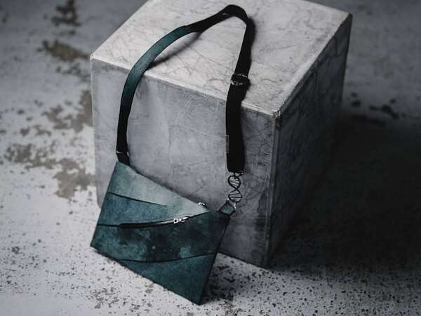 Un bolso de lujo hecho con proteína de Tiranosaurio rex: así es el cuero del futuro - Ciencia - ABC Color