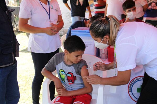 Pediatras apoyan campaña de vacunación de Salud Pública - ADN Digital