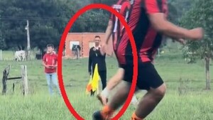 Línea llegó trajeado y le preguntan "dónde es el 15"