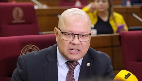 Óscar Lovera asume como nuevo ministro de Economía