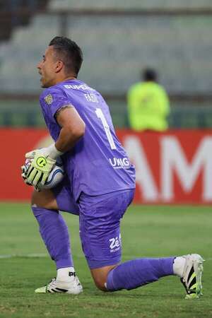 Arquero de Fluminense supera récord del paraguayo Galarza - Fútbol Internacional - ABC Color