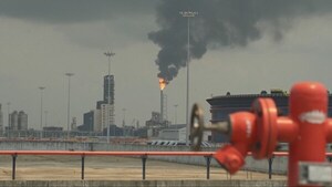 Precios del petróleo y el gas se desploman tras acuerdo de alto el fuego en Medio Oriente - 5Días