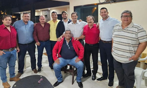 Cuestionan a comisario por asistir a encuentro partidario con candidato - OviedoPress