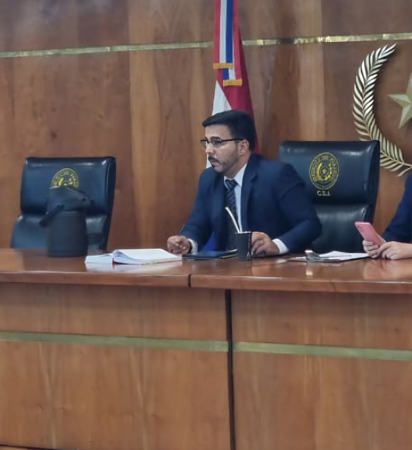 Juez remite expediente de acusados por mafia de los pagarés al Fiscal General - PDS RADIO Y TV