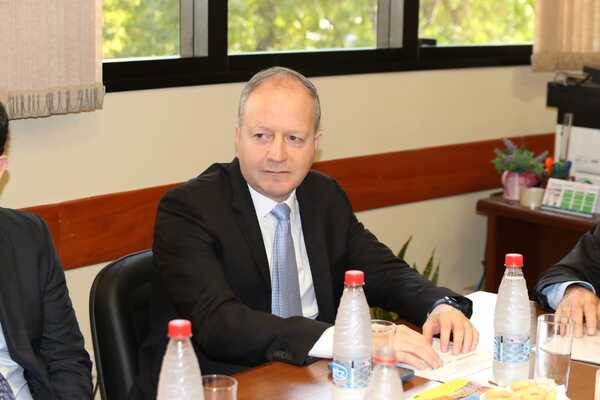 Exministro destaca continuidad tras cambio en el Ministerio de Economía - ADN Digital