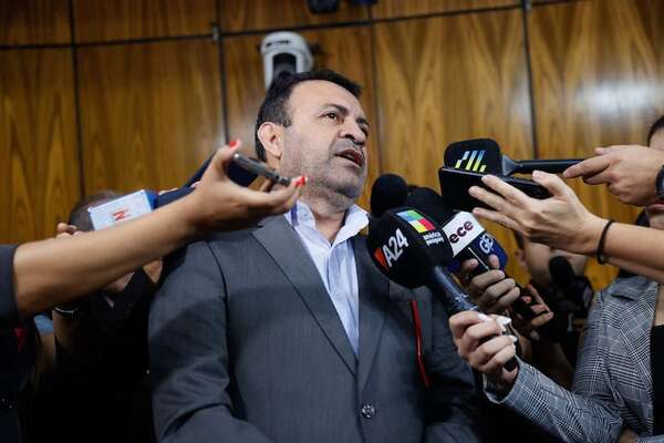 Líder de Honor Colorado en Diputados pide a senadores “sacarse las estrellas del hombro” - Política - ABC Color