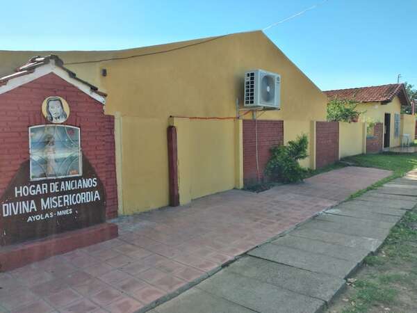 Funcionarias del Hogar de Ancianos de Ayolas recurrirán al Ministerio de Trabajo ante 14 meses de sueldos impagos - Nacionales - ABC Color