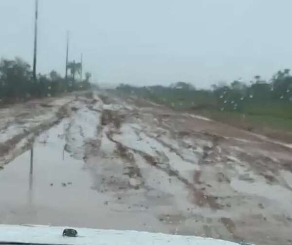 Pobladores de Borja y Mbuyapey denuncian abandono y reclaman asfaltado ante aislamiento por lluvias - Nacionales - ABC Color