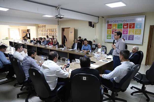 Gobernador destaca primera reunión del ministro de Industria con gremios empresariales y autoridades del Alto Paraná | DIARIO PRIMERA PLANA