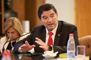 Sobre cambios en Policía: Senador dice que Peña tenía que echar al "inútil ministro del Interior"