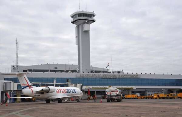 Migraciones recuerda a extranjeros que podrían perder su residencia por esta razón - Nacionales - ABC Color