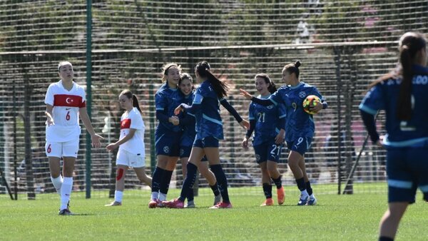 La Albirroja femenina juvenil se impone ante Turquía