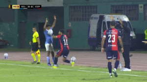 Recorrerá el mundo: la insólita expulsión de Cecilio Domínguez ante Sporting Cristal