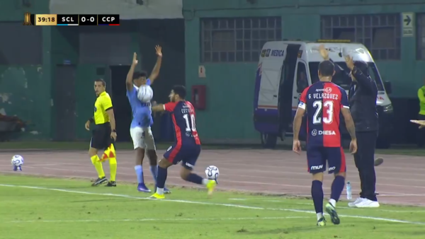 Recorrerá el mundo: la insólita expulsión de Cecilio Domínguez ante Sporting Cristal