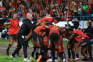 Cuenca gana a Santos con un gol olímpico en el grupo de Recoleta FC - Copa Sudamericana - ABC Color