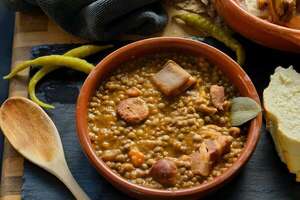 Receta internacional: aprendé a hacer lentejas con chorizos al estilo español - Gastronomía - ABC Color