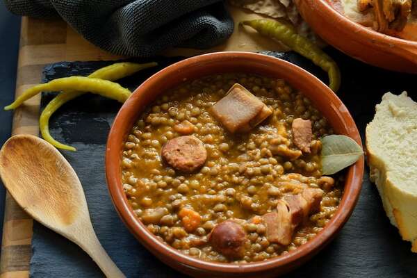 Receta internacional: aprendé a hacer lentejas con chorizos al estilo español - Gastronomía - ABC Color