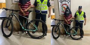 APREHENDEN A CIUDADANO ARGENTINO POR HURTO Y RECUPERAN BICICLETA EN ENCARNACIÓN