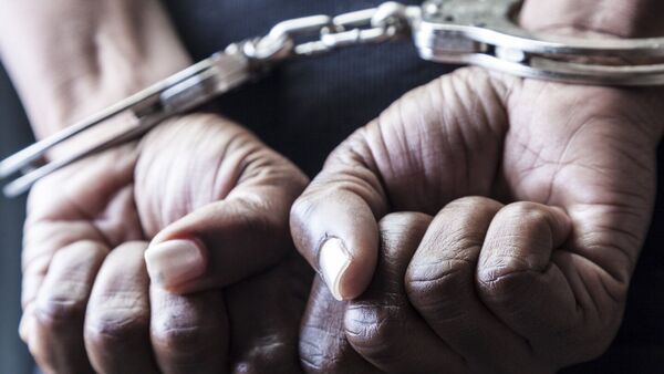 Capturan a locutor de radio por no pasar asistencia a su hijo