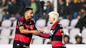 Flamengo se lleva un triunfo con polémica