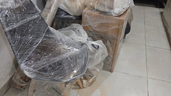 En 8 días de reclusión, Dalia transforma su celda con muebles y electrodomésticos