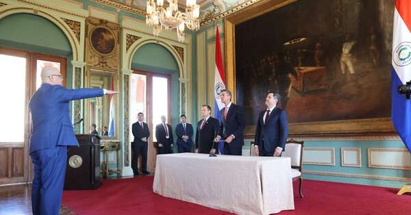 La Nación / Óscar Lovera asume como nuevo ministro de Economía