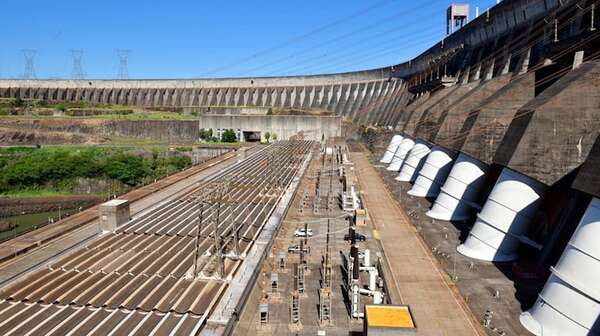 Itaipú: gastos socioambientales subieron 39,2% en 2025 y llegaron a US$ 1.213 millones - Economía - ABC Color