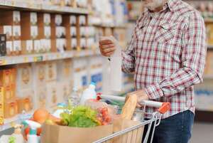 Tarjeteo para sobrevivir: el riesgo de comer fiado que crece en hogares de menores ingresos - Economía - ABC Color