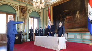 Peña tomó juramento a nuevo ministro y le encargó cuidar logros sociales - Noticiero Paraguay
