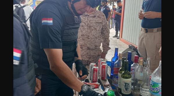 Impiden ingreso de hinchas argentinos al país y detectan drogas en la previa del partido por la Sudamericana