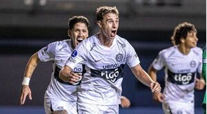 Popular / Olimpia muestra credencial de candidato en la Copa Sudamericana