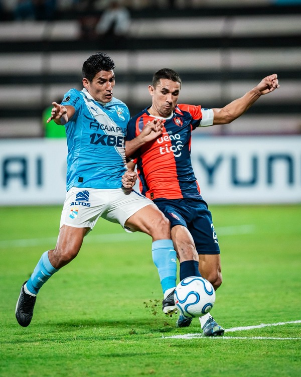 Naufragio en Perú y una crisis que no da tregua: el Ciclón de Holan camina por la cornisa