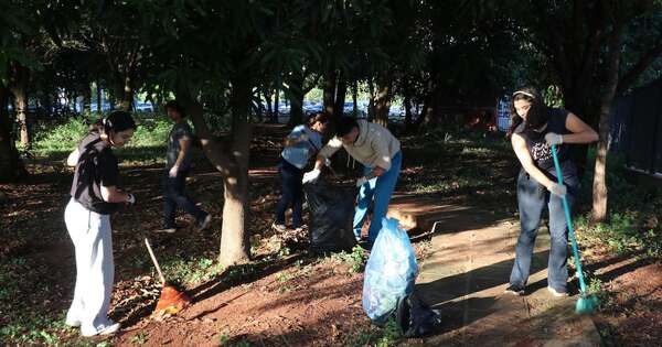 La Nación / Estudiantes de Medicina UNA realizan minga ambiental ante aumento de casos de dengue