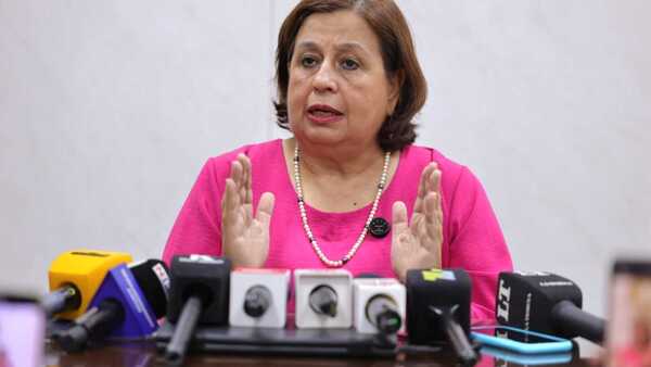 Esperanza Martínez compara a Peña con los nazis por gasto en propaganda política