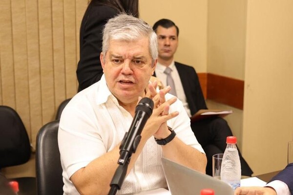 Riera respaldó a Cartes, asegurando que «no está solo» y defendió gestión de Peña