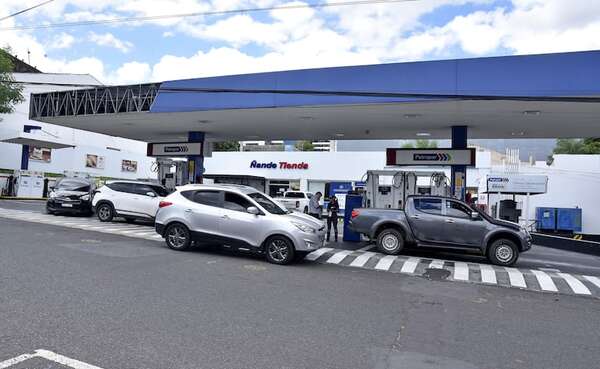 ¿Se viene la cuarta ola de subas de los combustibles?: “ahora se trata de no perder”  - Economía - ABC Color