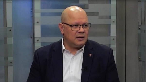 Ministro garantiza pago de deudas y recursos para programas sociales