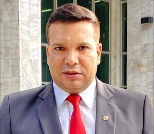 Grave denuncia interna salpica a Zacarias Irún por presunto tráfico de influencias en Itaipú - Canal-E