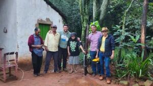 ¡Una abuelita de 80 años por fin tiene agua potable en su casa!