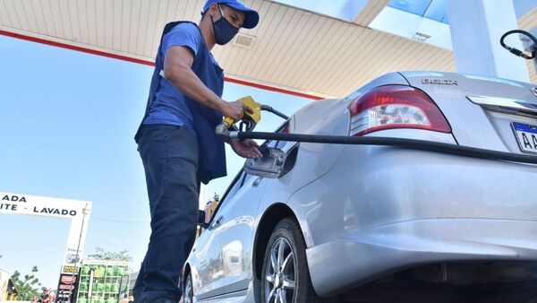 Combustibles: Emblemas privados concretaron otro reajuste