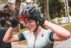 Popular / Triángulo amoroso de la vida real que le costó la vida a una ciclista llega a Netflix