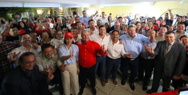 Precandidatos de Honor Colorado impulsan diálogo con sectores sociales en Tacumbú - ADN Digital