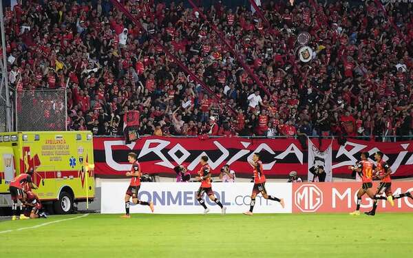 Cuenca gana con gol olímpico a Santos y lidera grupo de Recoleta - Fútbol Internacional - ABC Color