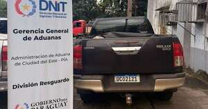 La Nación / En Aduana de CDE incautaron dos vehículos robados en Brasil y sus conductores están imputados