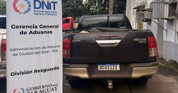 La Nación / En Aduana de CDE incautaron dos vehículos robados en Brasil y sus conductores están imputados