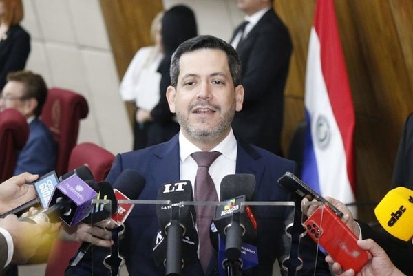 Latorre advierte sobre reconfiguración del orden mundial y tensiones globales - ADN Digital