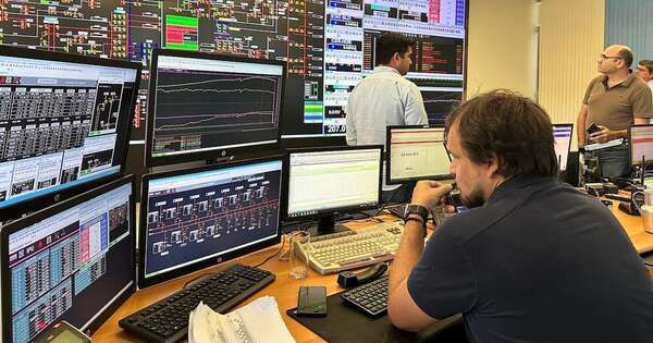 La Nación / Ande digitaliza su red eléctrica y ya alcanza 33 % de avance